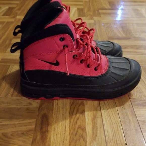 nike duckboot women